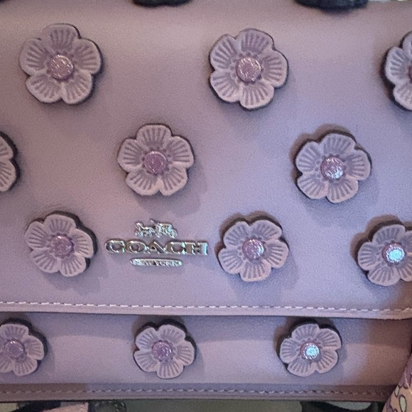 Coach mini Claire Crossbody with floral ,with mini wallet with umbrella - Picture 3 of 9